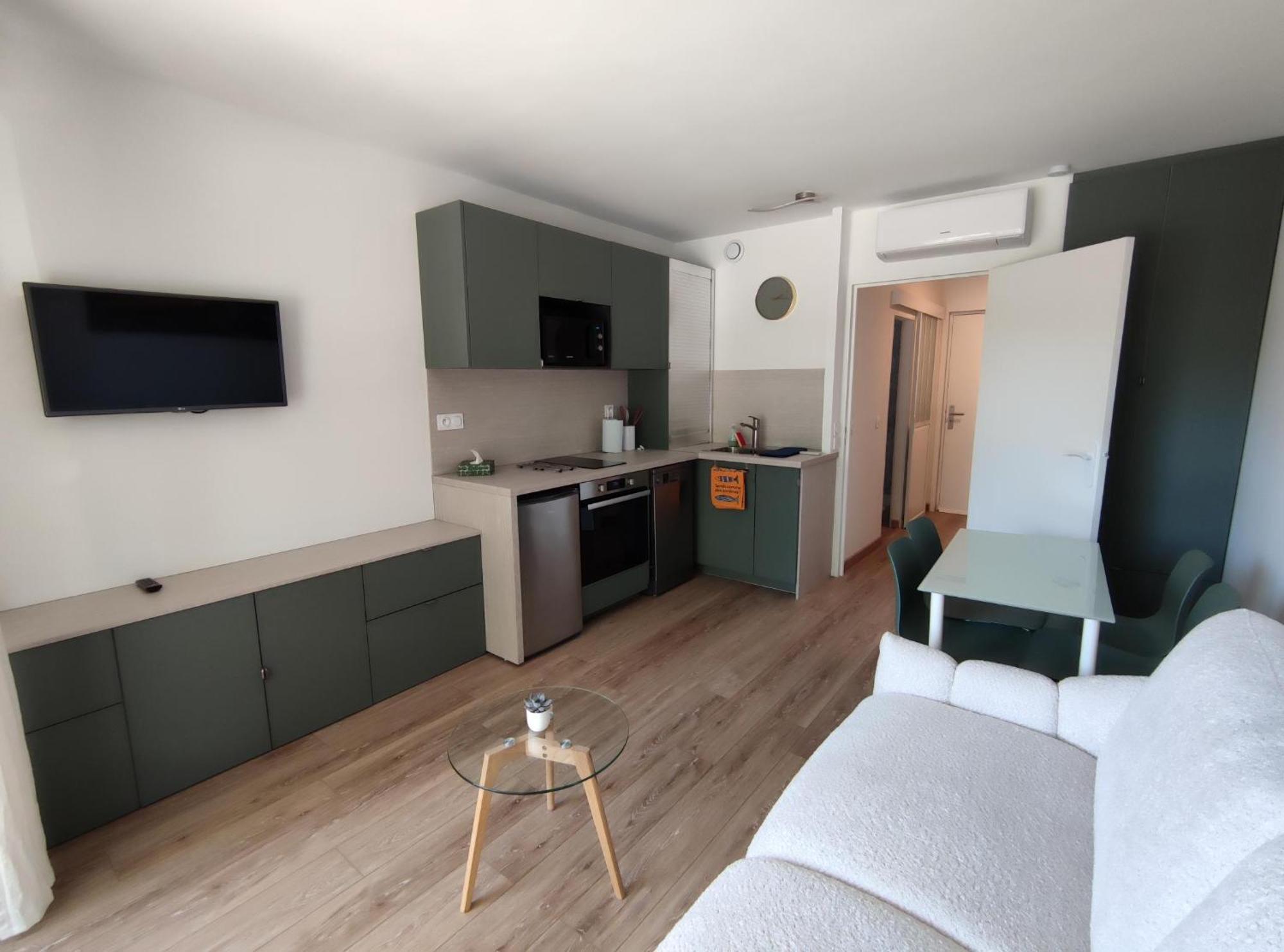 Studio Avec Parking Centre-Ville Face A La Gare Plage & Commerces 阿卡雄 外观 照片